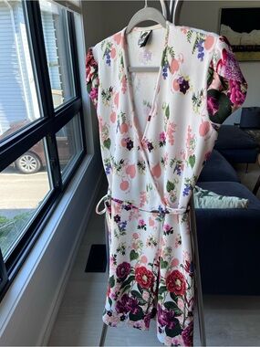 Funko Floral V‑Neck Top in White with Pink & Green Accents